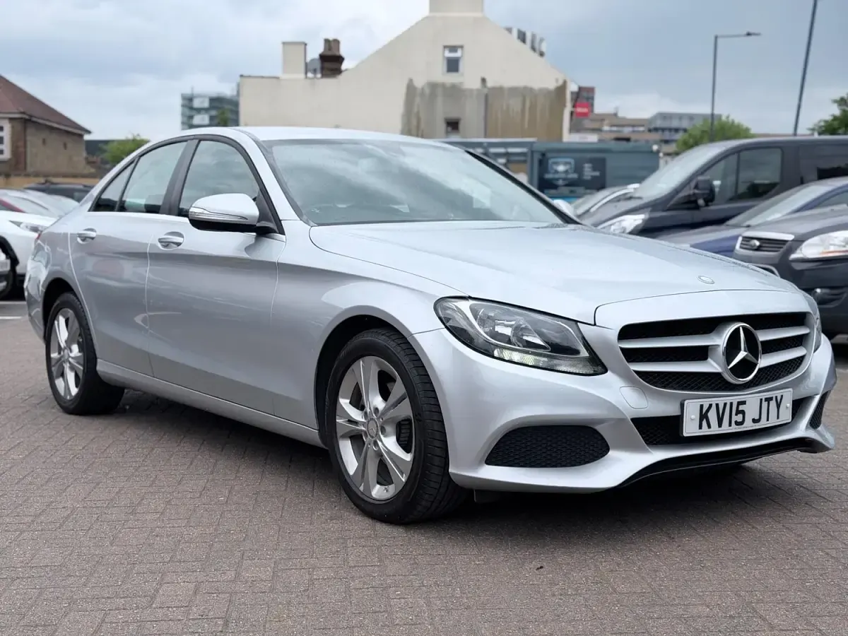 Used Mercedes C200 Executive 184 HP (135 kW) 2015 Silver Sedan