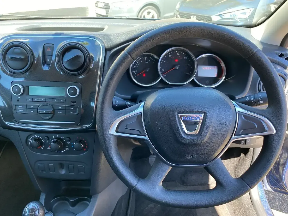 Used Dacia Sandero Essentiel 90 HP (66 kW) 2019 Blue Hatchback