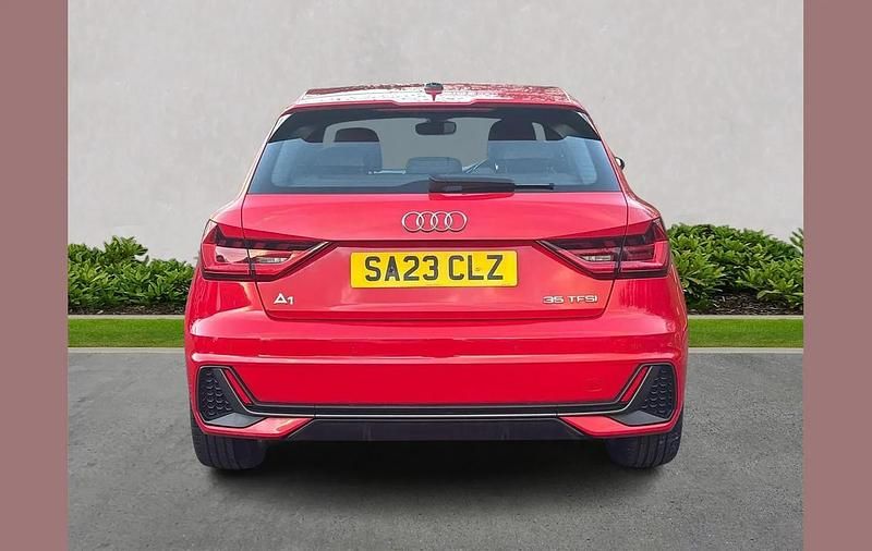 Usado Audi A1 S-Line 147 HP (108 kW) 2023 Vermelho SUV