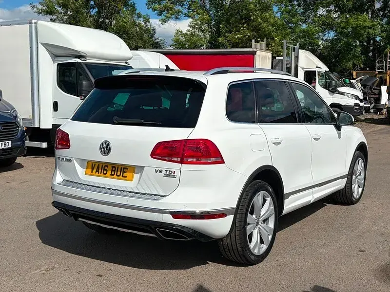 Used VW Touareg R-line 260 HP (191 kW) 2016 White SUV