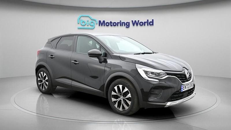 Used Renault Captur Evolution 90 HP (66 kW) 2023 Black SUV