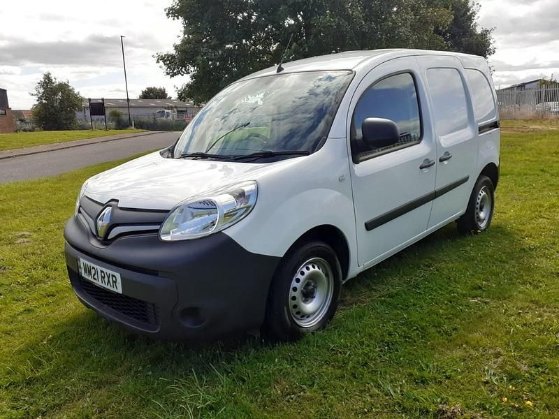 White Used 2021 Renault Kangoo Business MPV | £8,795 (Fair price) - Image 1/4