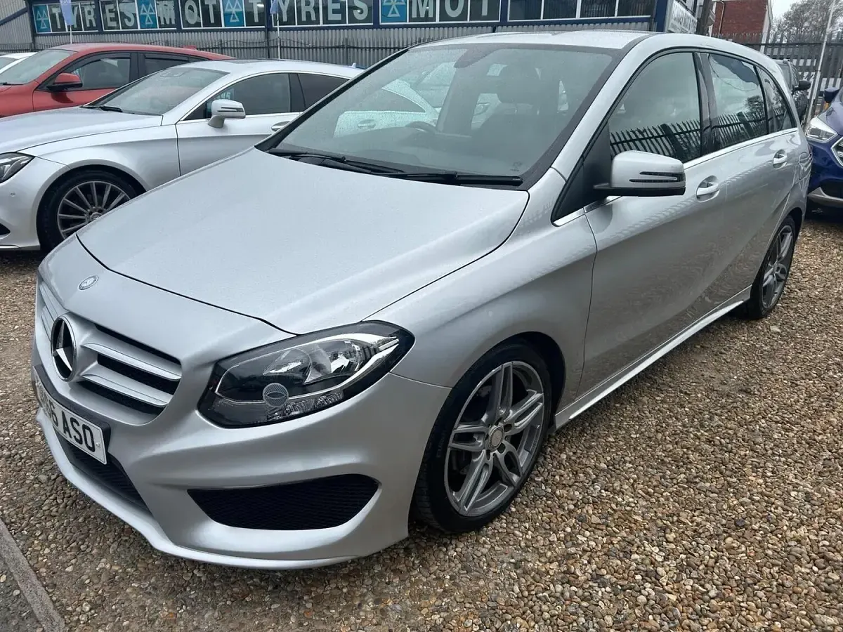 Begagnad Mercedes B180 AMG line 109 HK (80 kW) 2017 Silver Minibuss