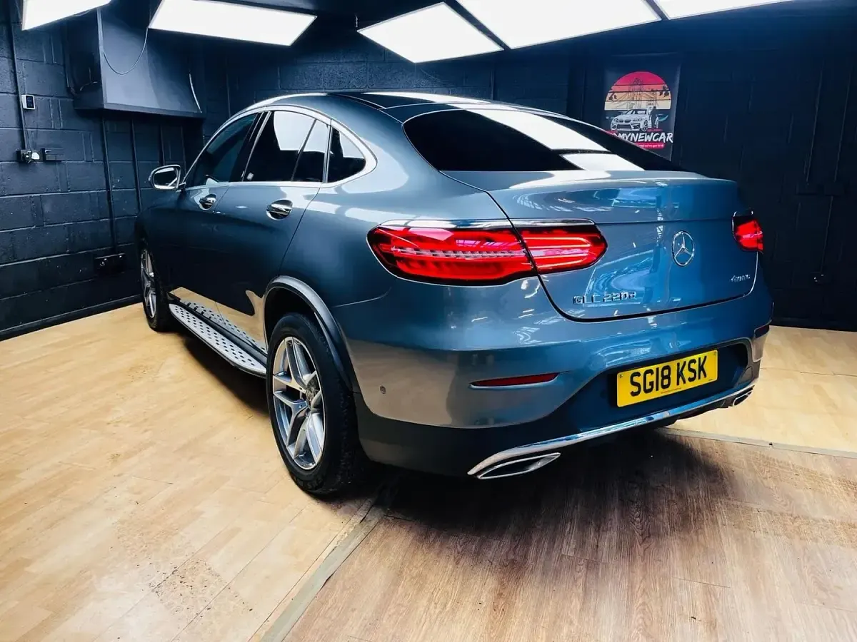 Usado Mercedes GLC220 AMG Line Premium 170 HP (125 kW) 2018 Cinzento Coupé