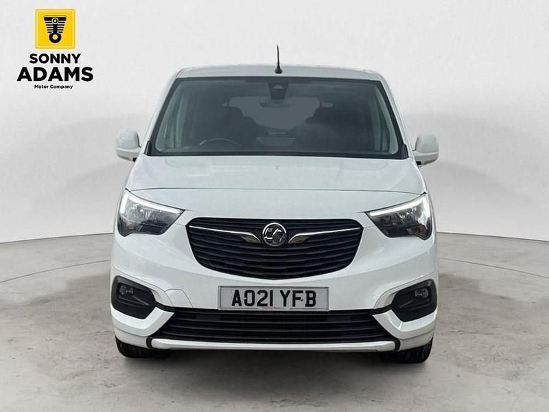 Used Vauxhall Combo 100 HP (73 kW) 2021 White MPV