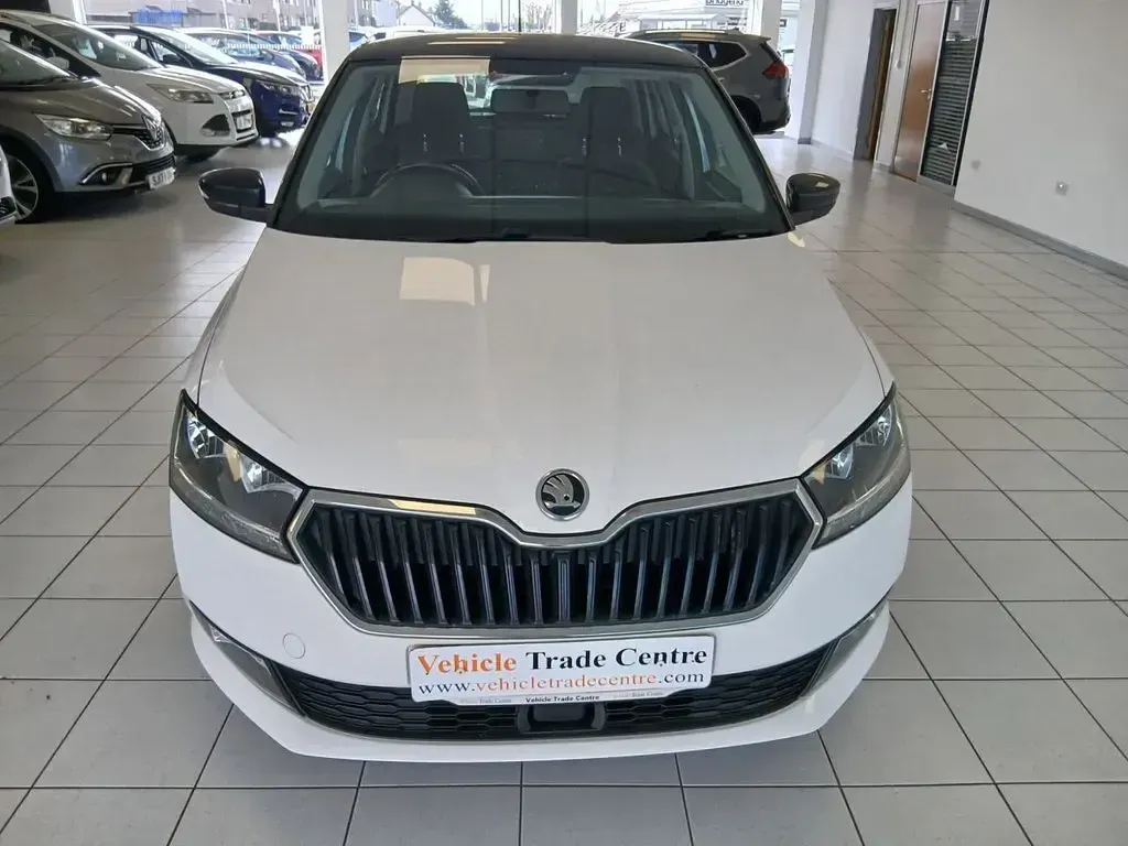 Used Skoda Fabia Colour Edition 75 HP (55 kW) 2019 White Hatchback