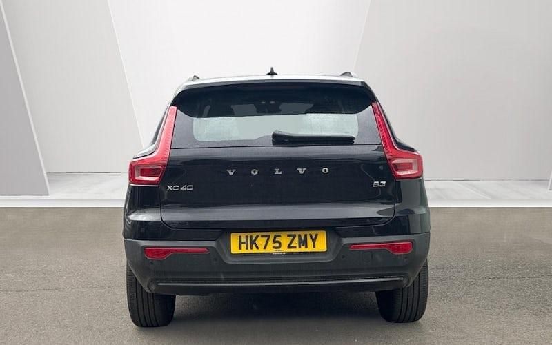 New Volvo XC40 Plus 163 HP (119 kW) 2025 SUV