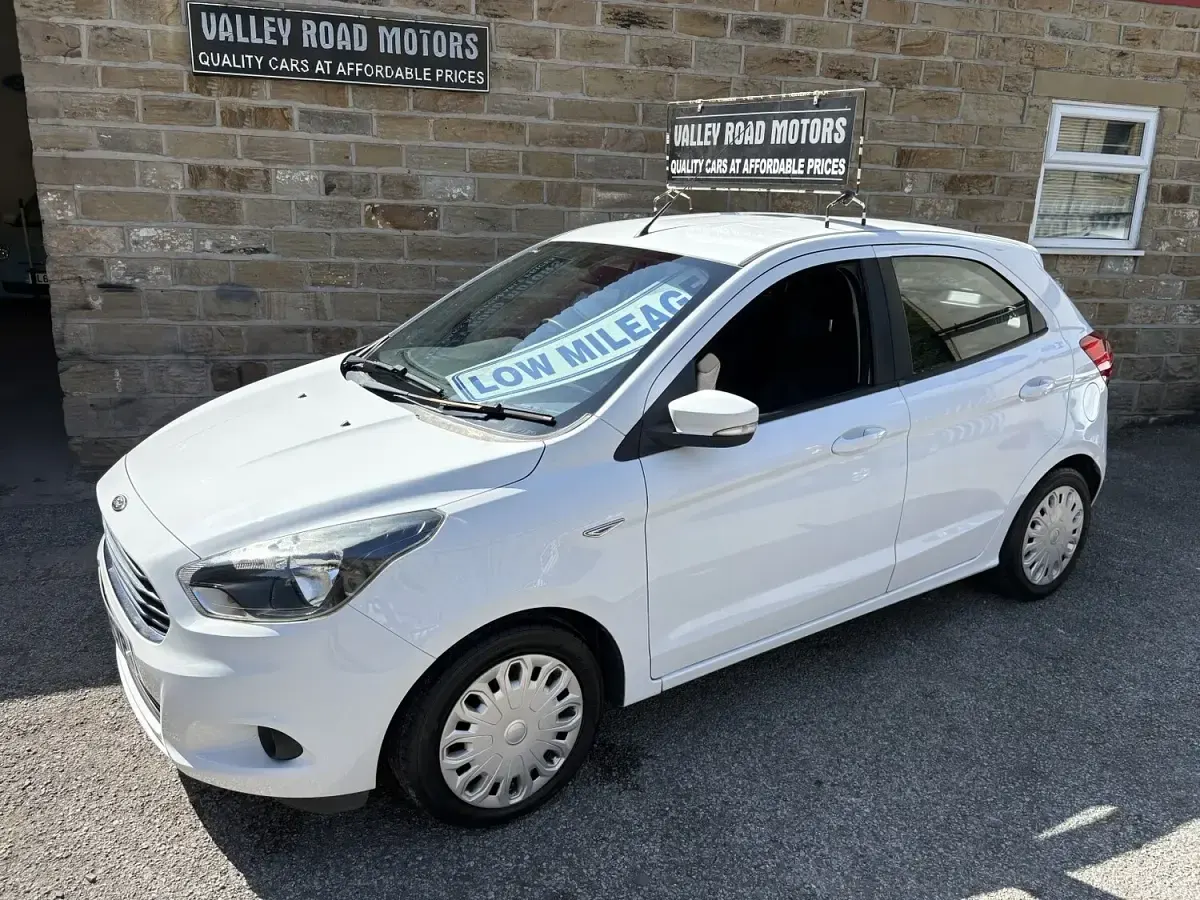 Used Ford Ka Plus Studio 2017 White Hatchback
