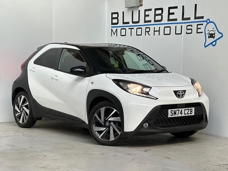 White Used 2024 Toyota Aygo X SUV | £10,000 - Image 1/4