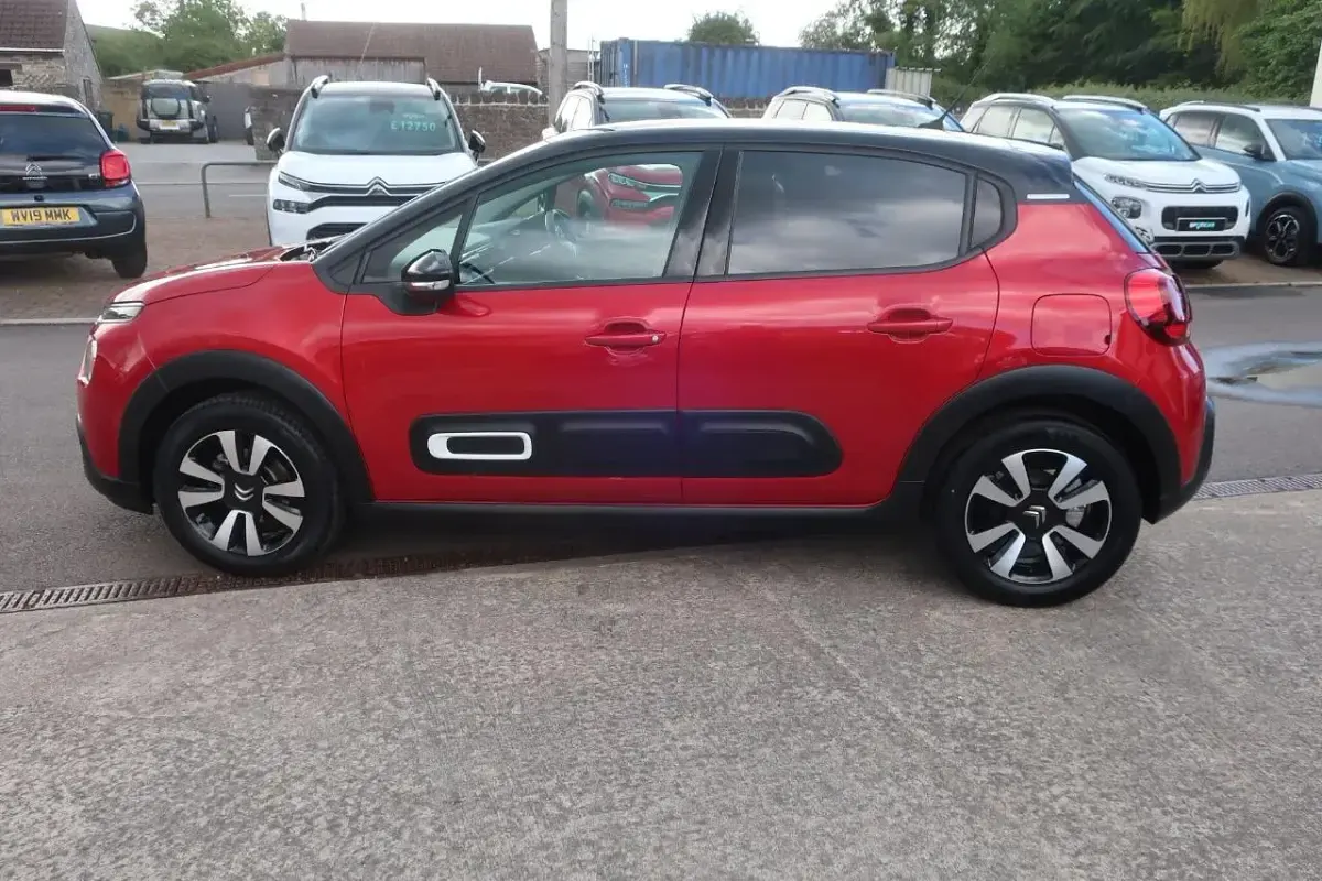 Used Citroën C3 PureTech 82 HP (60 kW) 2024 Red Hatchback