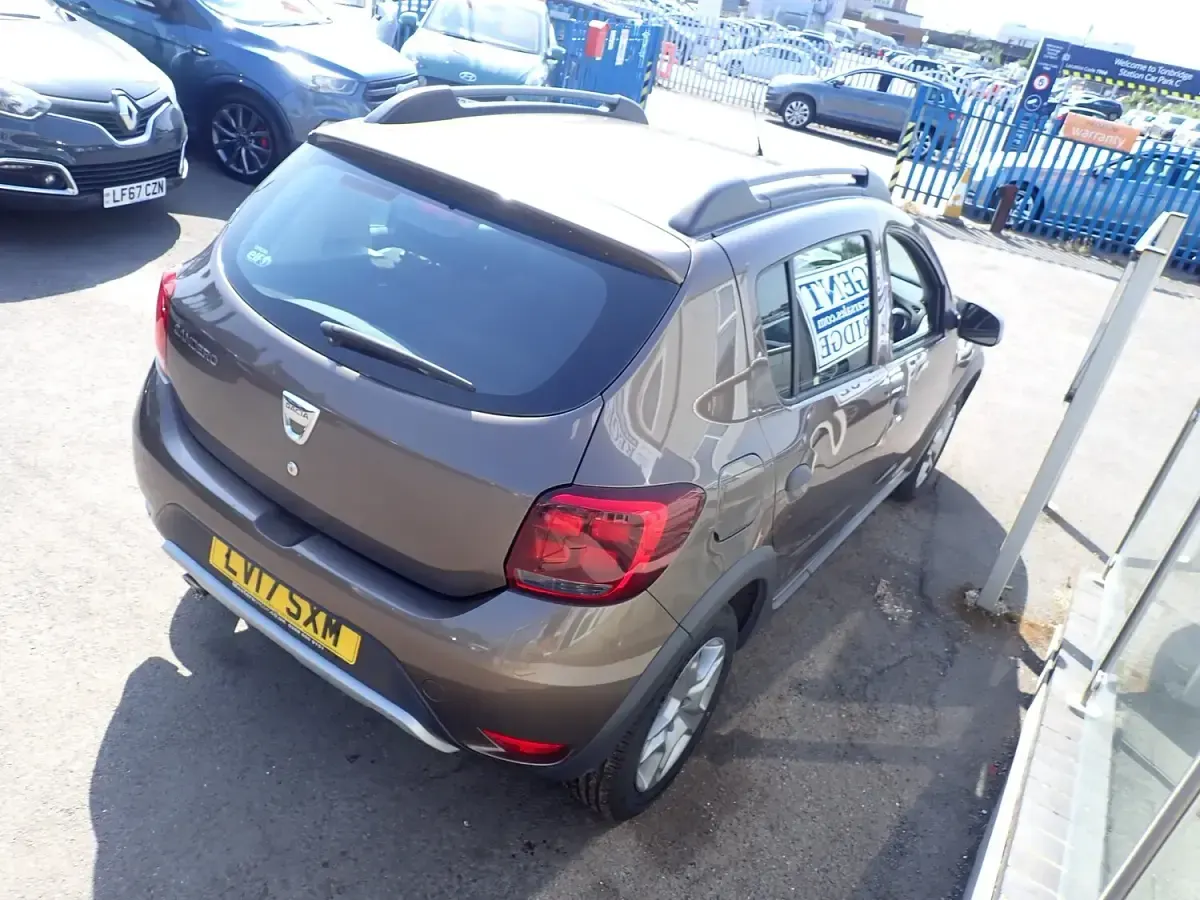 Used Dacia Sandero Ambiance 90 HP (66 kW) 2017 Brown Hatchback