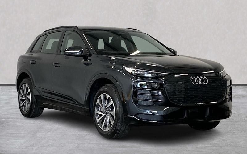 New 2025 Audi Q6 e-tron Sport SUV | £65,699 (Super price) - Image 1/4