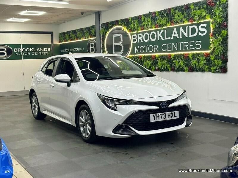 Used Toyota Corolla 2023 White Hatchback