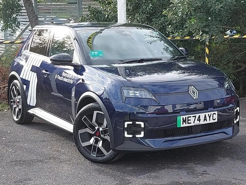 Blue New 2025 Renault R5 Komfort Hatchback | £25,498 (Fair price) - Image 1/4