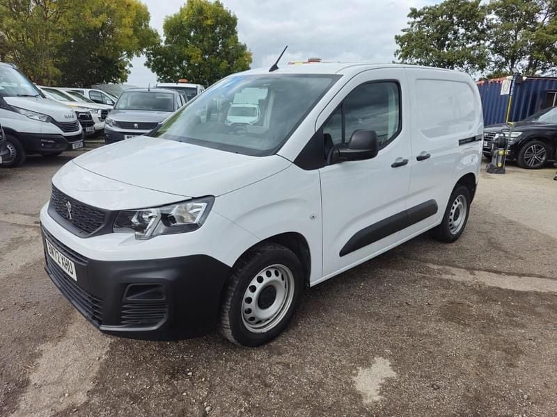 White Used 2023 Peugeot Partner Premium Van | £11,995 (Fair price) - Image 1/4
