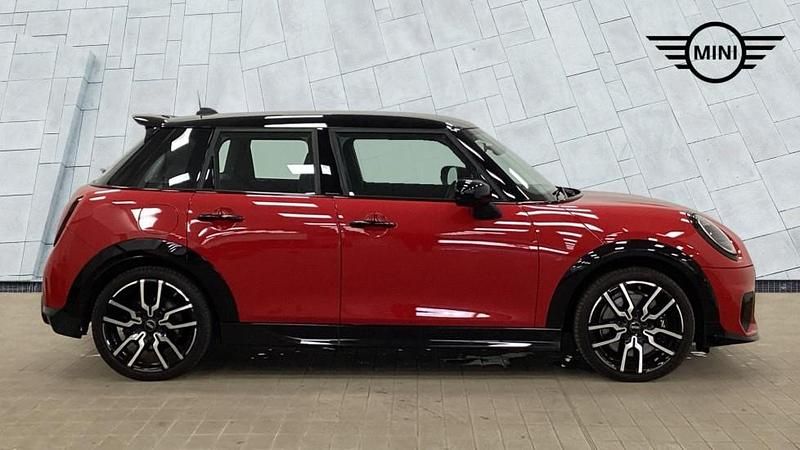 Ny Mini Cooper S Hatch 201 HK (147 kW) 2025 Röd Halvkombi
