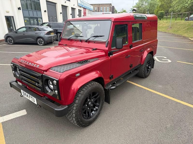 Używany Land Rover Defender 2014 Czerwony Kombi