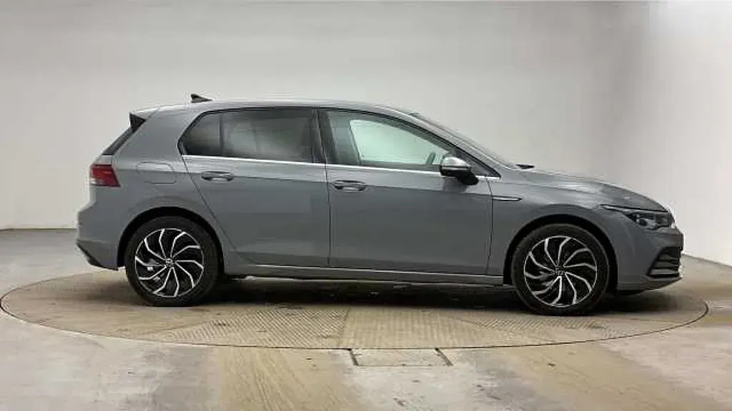 Used VW Golf VIII 130 HP (95 kW) 2023