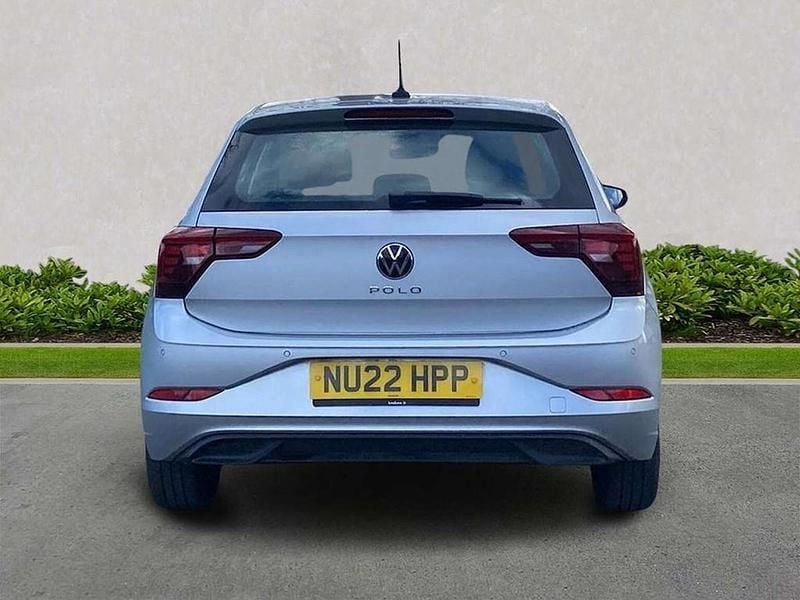 Second-hand VW Polo Life 95 CP (69 kW) 2022 Argintiu Hatchback