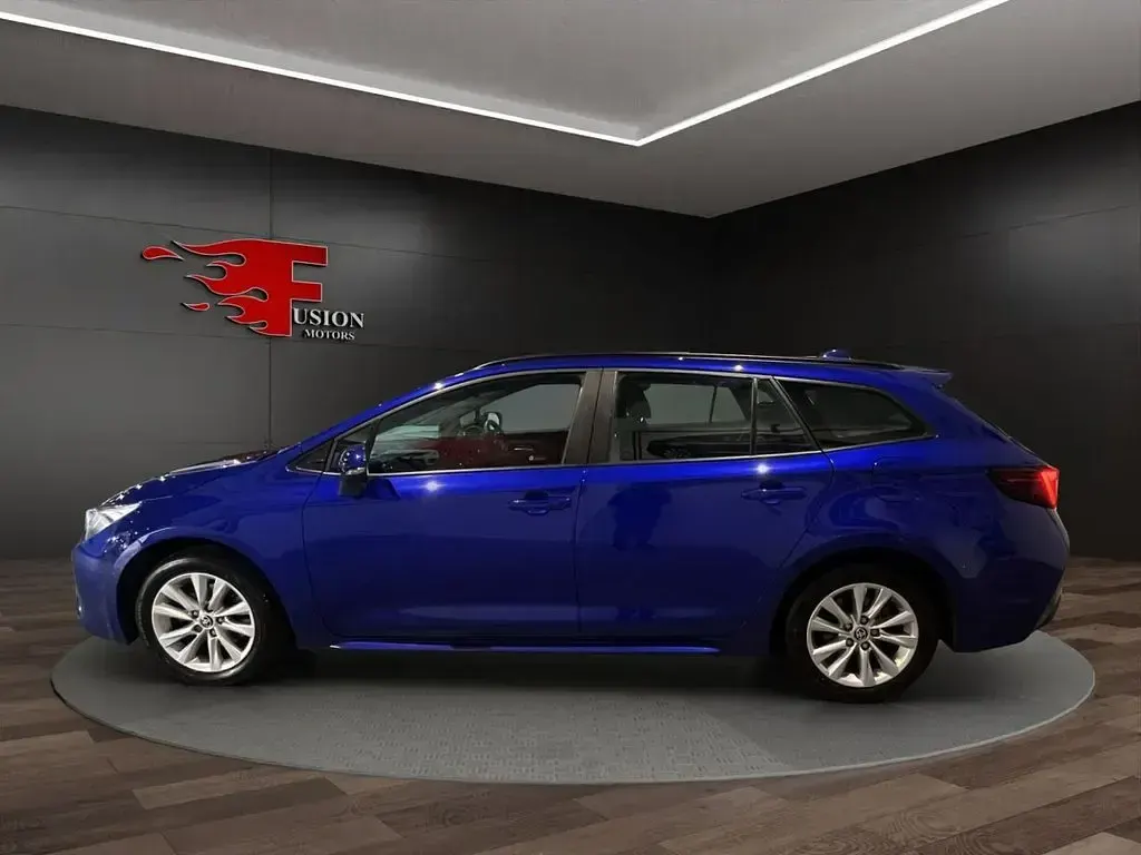 Used Toyota Corolla 140 HP (102 kW) 2023 Blue Estate