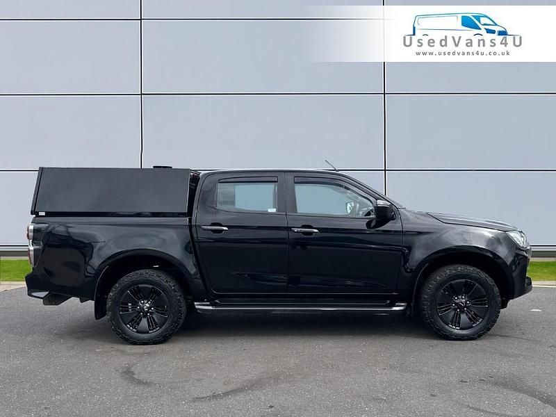 Usado Isuzu D-Max 164 CV (120 kW) 2022 Negro Pickup/Camioneta
