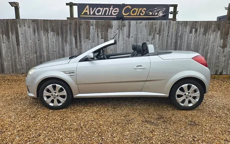 Used Vauxhall Tigra Sport 69 HP (50 kW) 2009 Grey Cabriolet