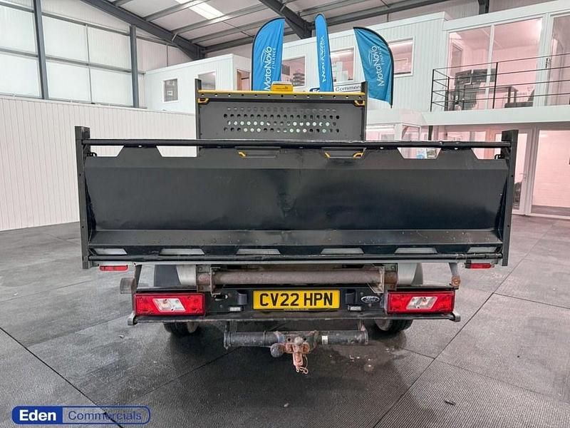 Usado Ford Transit S 130 HP (95 kW) 2022 Branco Cabrios