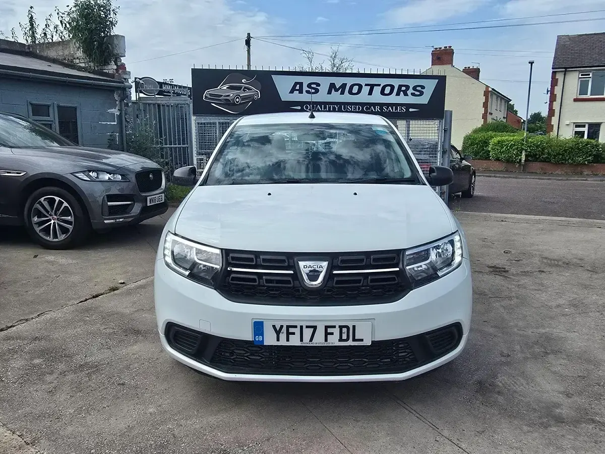 Used Dacia Sandero Ambiance 90 HP (66 kW) 2017 White Hatchback