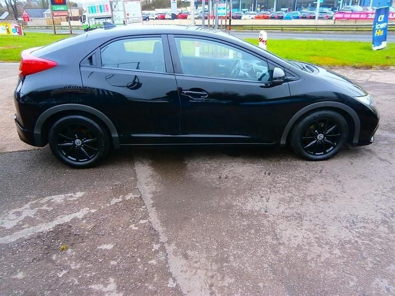 Used Honda Civic ES 142 HP (104 kW) 2012 Black Hatchback