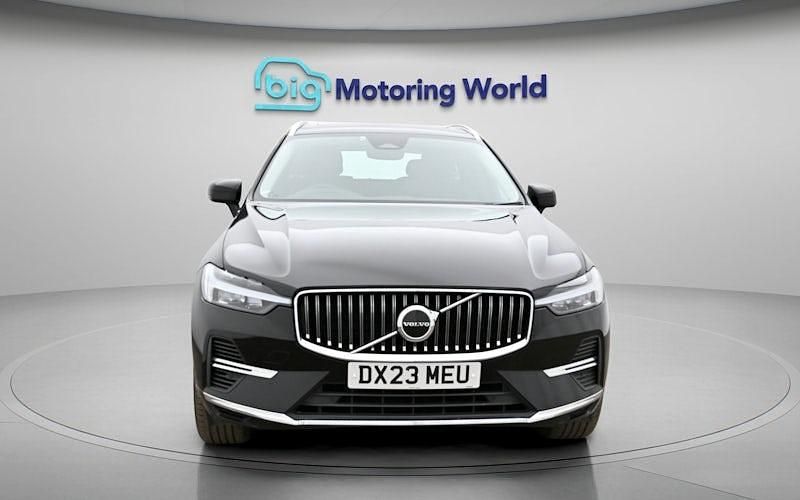 Used Volvo XC60 Core 349 HP (256 kW) 2022 Black SUV