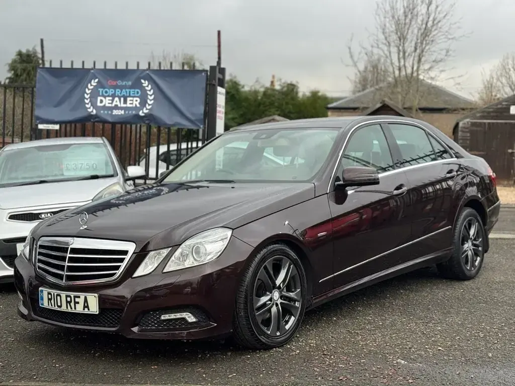 Begagnad Mercedes E220 Avantgarde 170 HK (125 kW) 2009 Vit Sedan