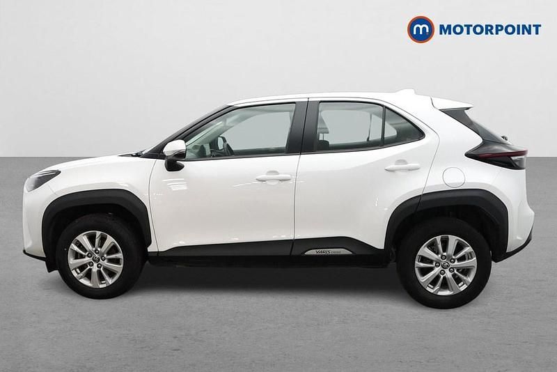 Used Toyota Yaris Hybrid 2023 White Hatchback