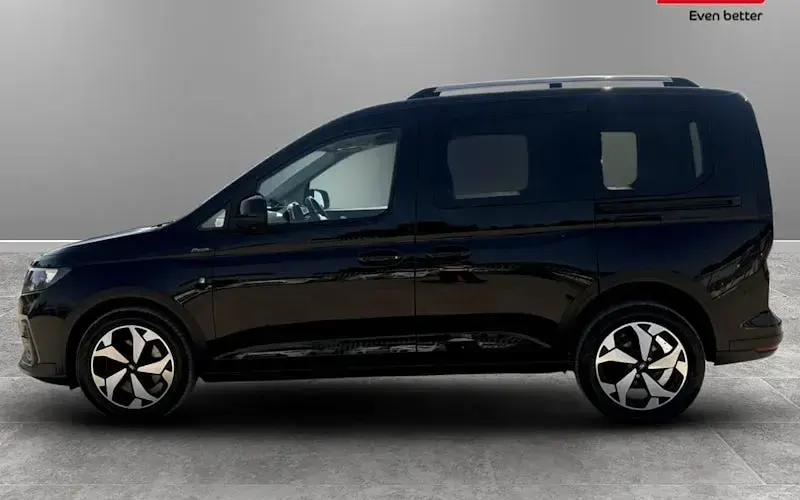 Used Ford Tourneo Connect Active 122 HP (89 kW) 2023 Black MPV