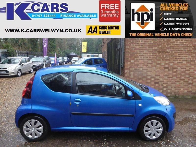 Used Peugeot 107 Active 68 HP (50 kW) 2014 Blue Hatchback