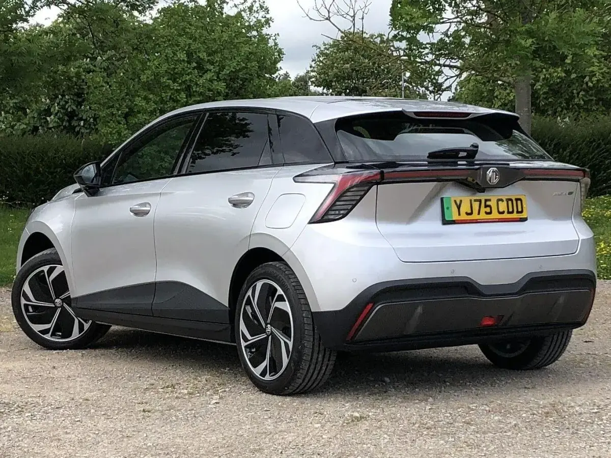 New MG MG4 EV 77 kW (105 HP) 2026 Silver Hatchback