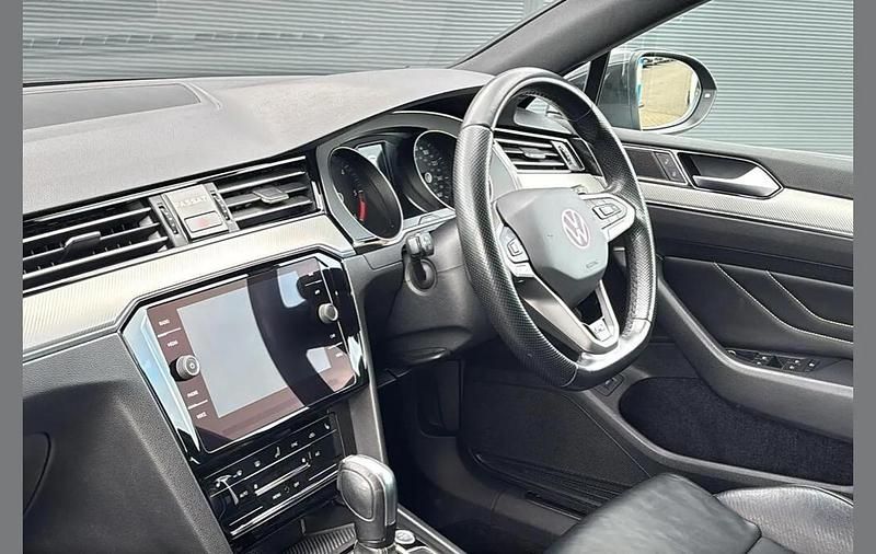 Used VW Passat R-line 147 HP (108 kW) 2021 Grey Estate