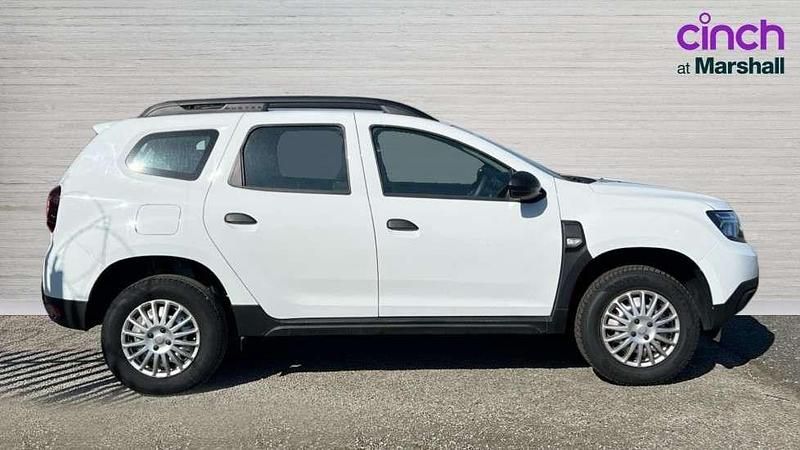 Used Dacia Duster Essentiel 99 HP (72 kW) 2022 White SUV
