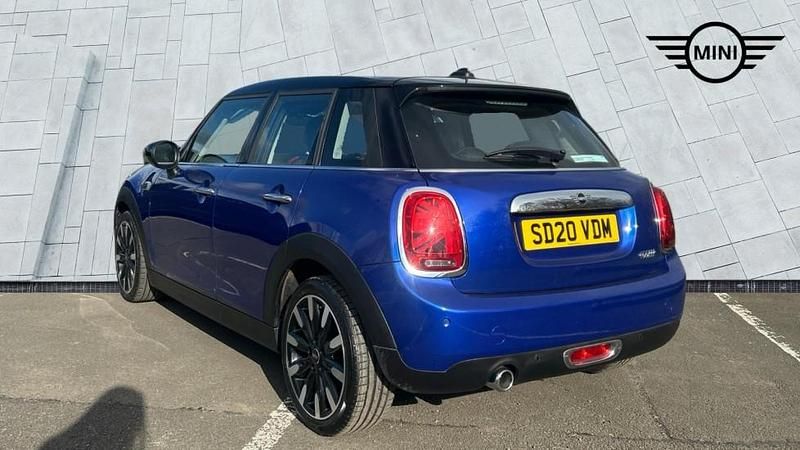 Usado Mini Cooper Exclusive 134 HP (98 kW) 2020 Azul Citadino
