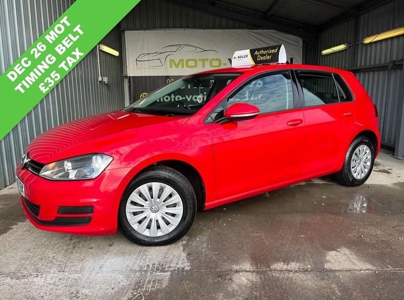 Used VW Golf VII S 85 HP (62 kW) 2015 Red Hatchback