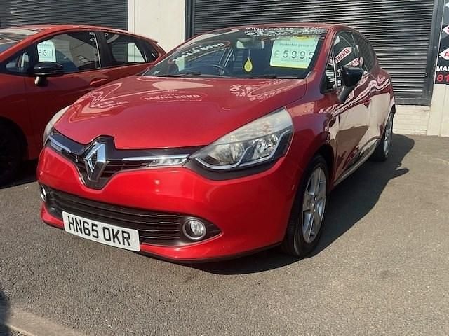 Used Renault Clio IV Dynamique 2015 Red Hatchback