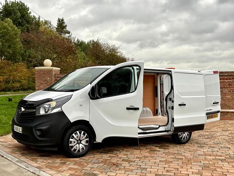 Used Vauxhall Vivaro 2019 White MPV