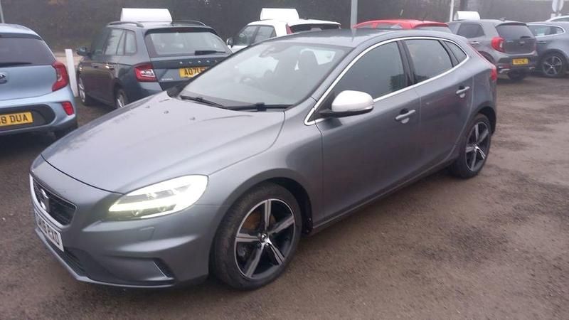Used Volvo V40 R-Design 122 HP (89 kW) 2018 Grey Hatchback