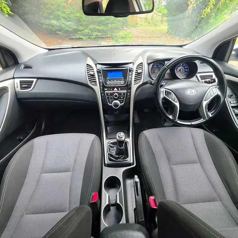 Used Hyundai i30 SE 2015 White Hatchback