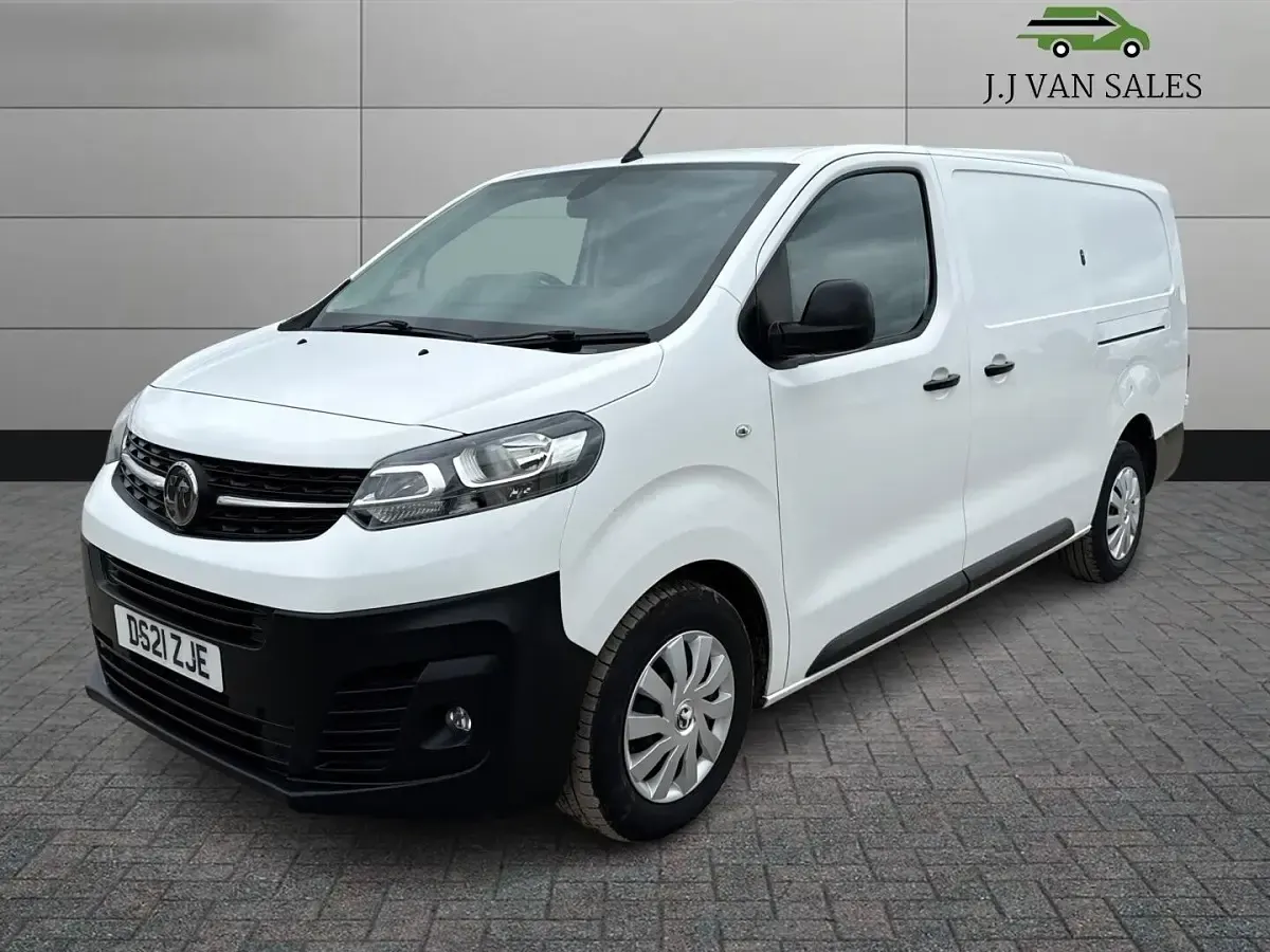 Used Vauxhall Vivaro S 100 HP (73 kW) 2021 White MPV