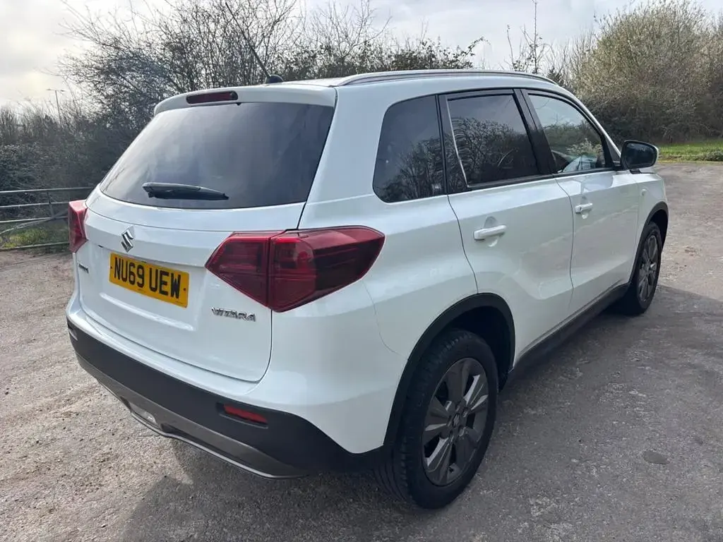 Used Suzuki Vitara SZ-T 2020 White SUV