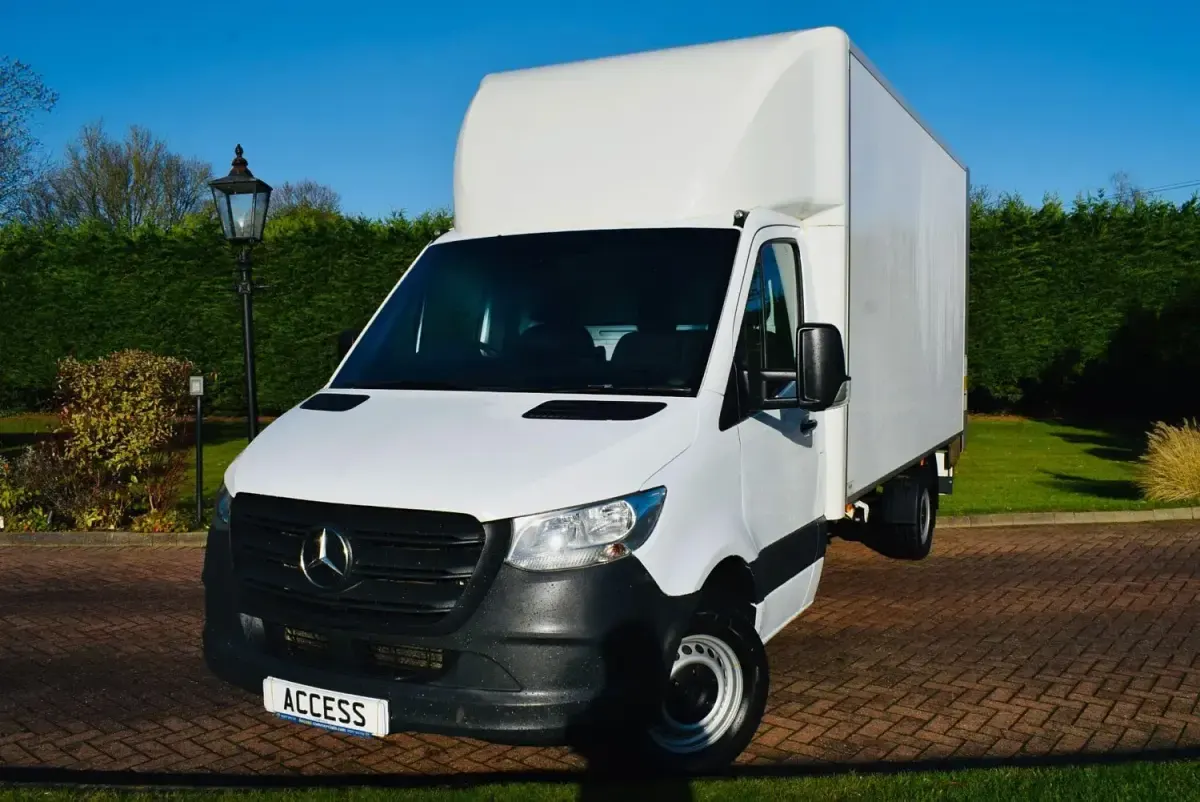 Używany Mercedes Sprinter Progressive 2022 Biały Van