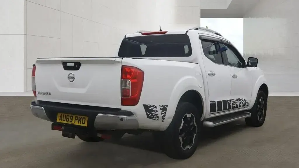 Used Nissan Navara Tekna 2019 White Pickup