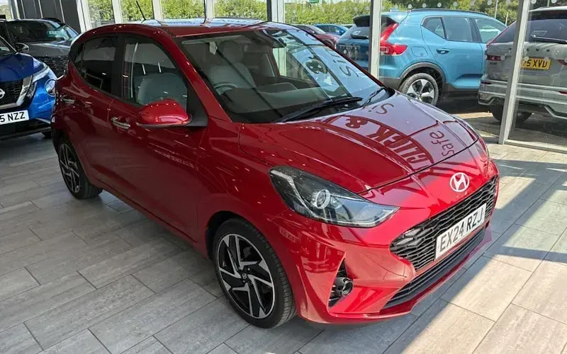 Used Hyundai i10 Premium 84 HP (61 kW) 2023 Hatchback