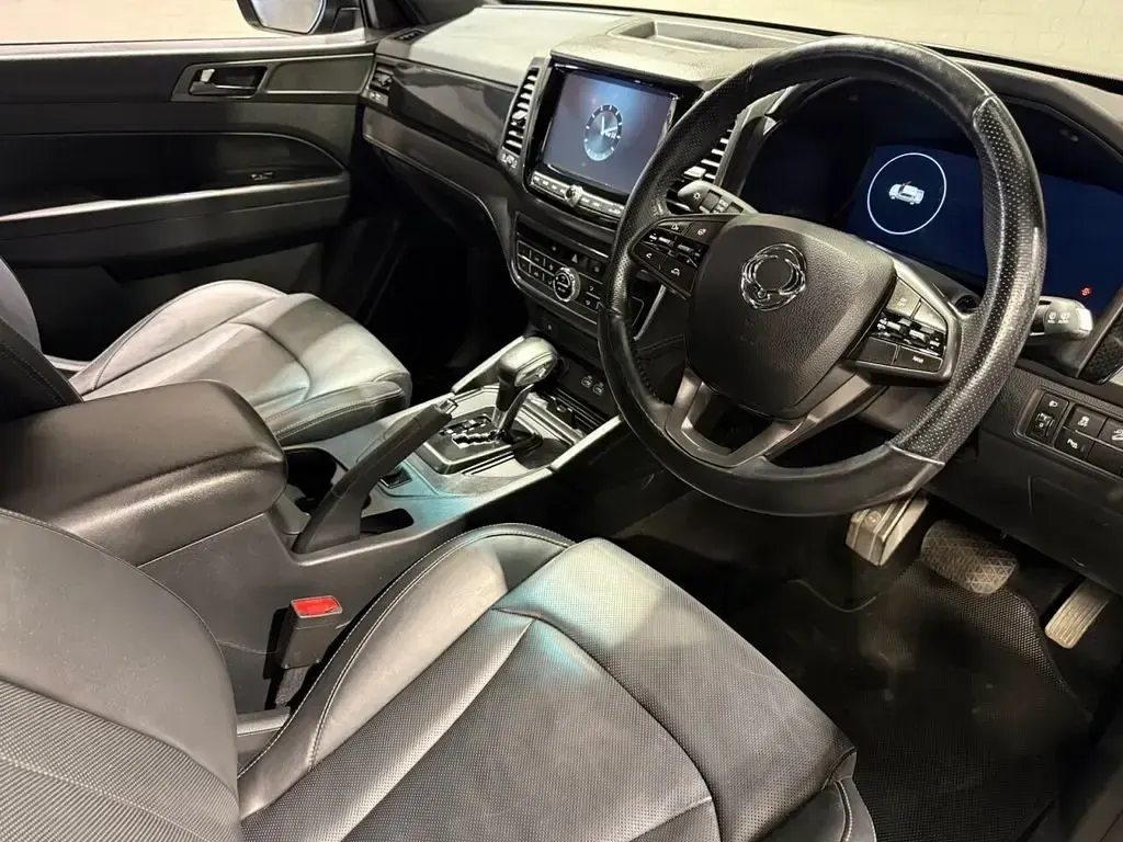 Usado SsangYong Musso 187 HP (137 kW) 2022 Preto Pickup