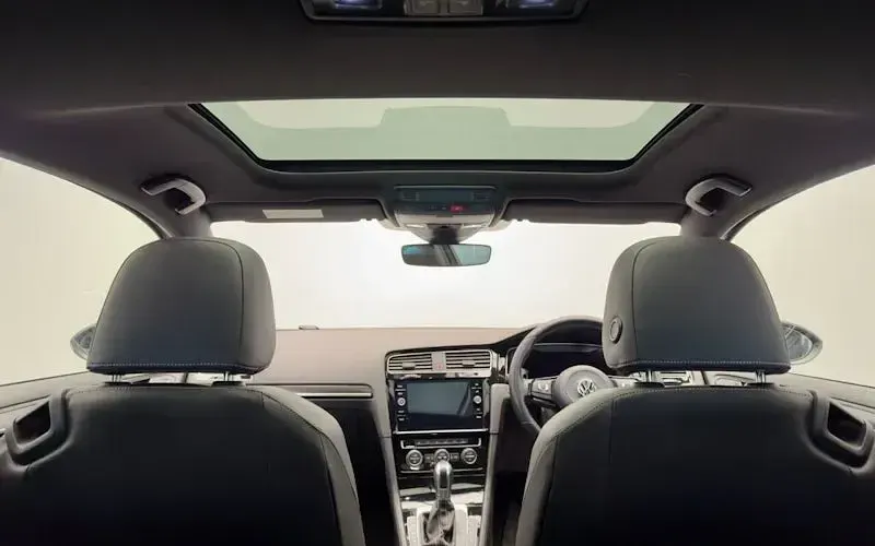 Begagnad VW Golf VII R 300 HK (220 kW) 2019 Grå Halvkombi